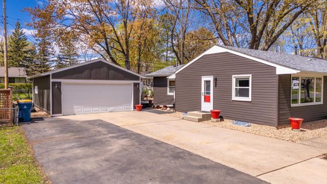 3681 Kenny Lane, White Bear Lake, MN 55110