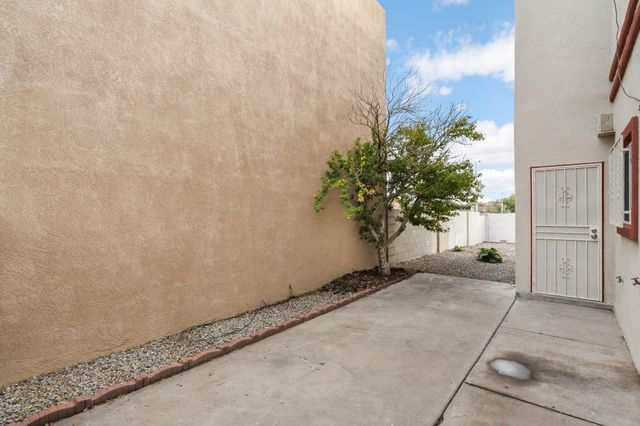 7712 Redwood Drive NW, Albuquerque, NM 87120