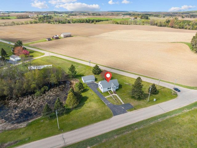 W9789 RIVER BANK ROAD, Clintonville, WI 54929