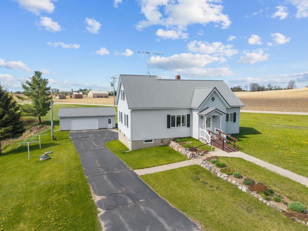 W9789 RIVER BANK ROAD, Clintonville, WI 54929