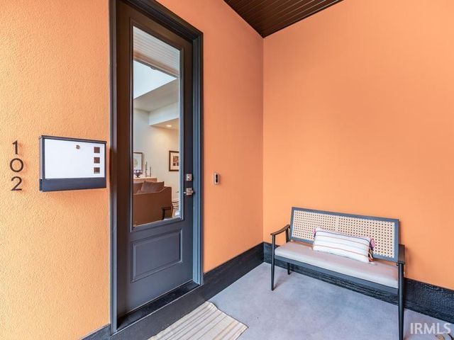 31 Jefferson Ave Ste 102, Evansville, IN 47713