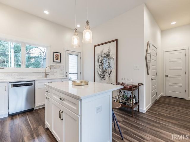 31 Jefferson Ave Ste 102, Evansville, IN 47713