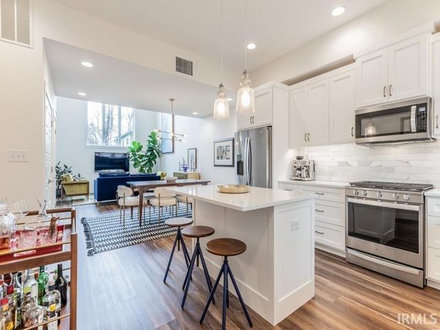 31 Jefferson Ave Ste 102, Evansville, IN 47713