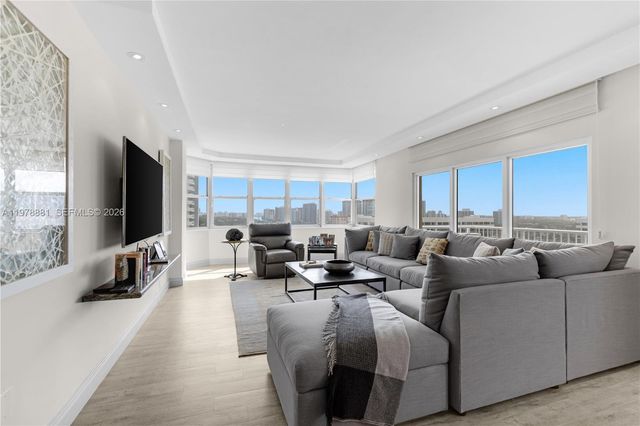 1980 S Ocean Dr 16Q, Hallandale Beach, FL 33009