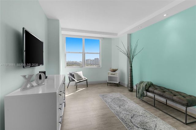 1980 S Ocean Dr 16Q, Hallandale Beach, FL 33009