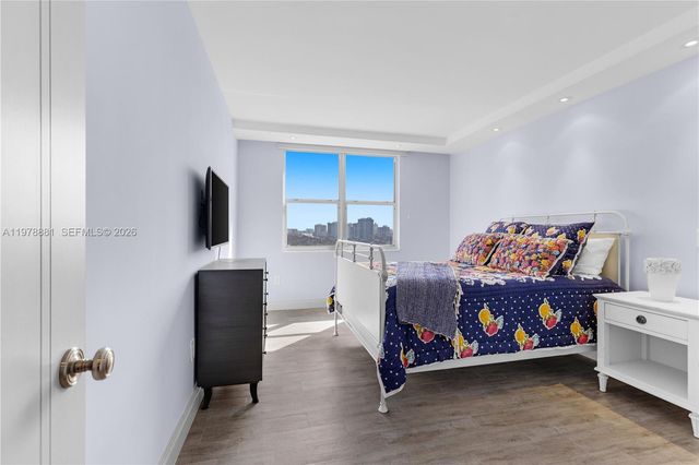 1980 S Ocean Dr 16Q, Hallandale Beach, FL 33009