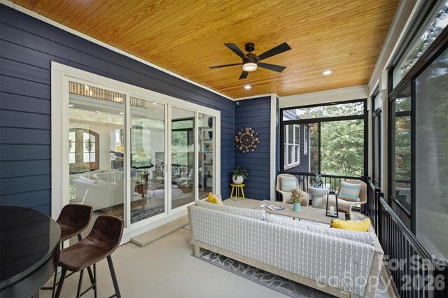 4820 Glen Hollow Lane NE, Hickory, NC 28601