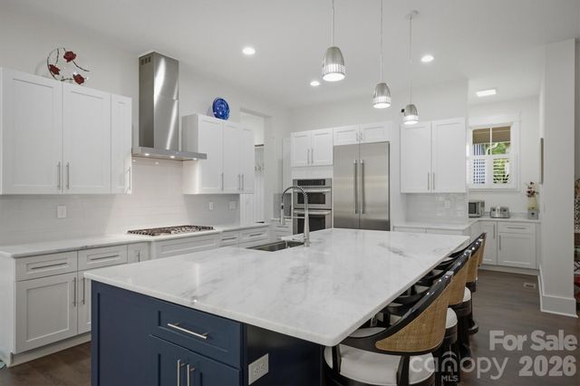 4820 Glen Hollow Lane NE, Hickory, NC 28601