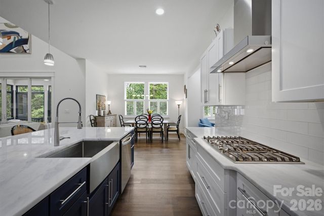 4820 Glen Hollow Lane NE, Hickory, NC 28601