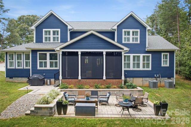 4820 Glen Hollow Lane NE, Hickory, NC 28601