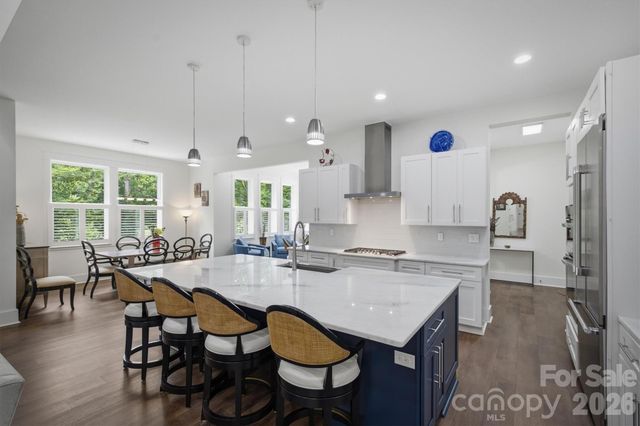 4820 Glen Hollow Lane NE, Hickory, NC 28601