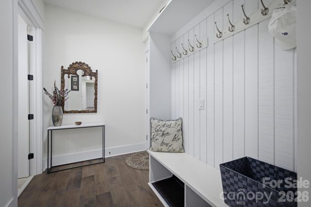4820 Glen Hollow Lane NE, Hickory, NC 28601