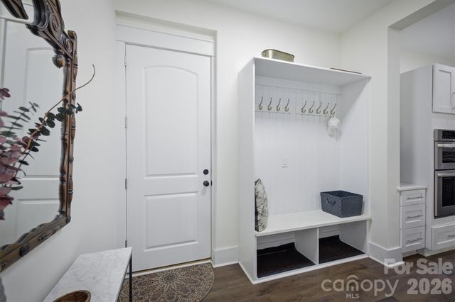 4820 Glen Hollow Lane NE, Hickory, NC 28601