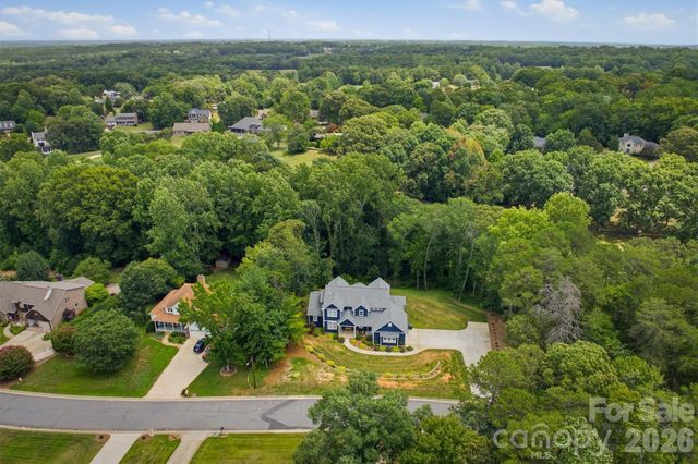 4820 Glen Hollow Lane NE, Hickory, NC 28601
