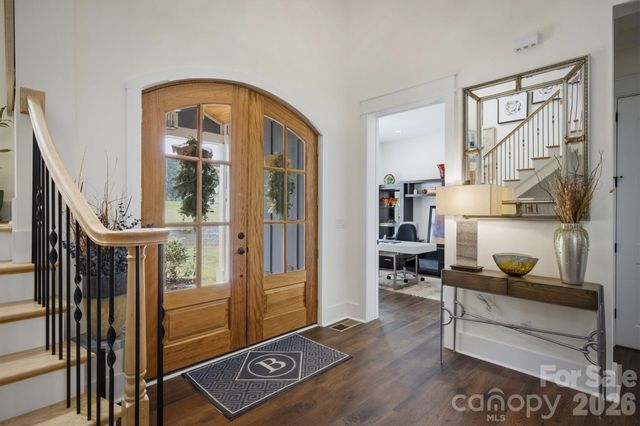 4820 Glen Hollow Lane NE, Hickory, NC 28601