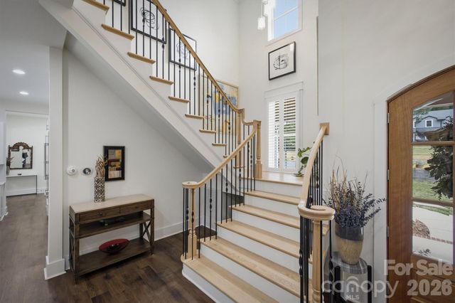 4820 Glen Hollow Lane NE, Hickory, NC 28601