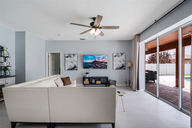 1112 LAVAUR COURT, Kissimmee, FL 34759