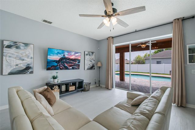 1112 LAVAUR COURT, Kissimmee, FL 34759