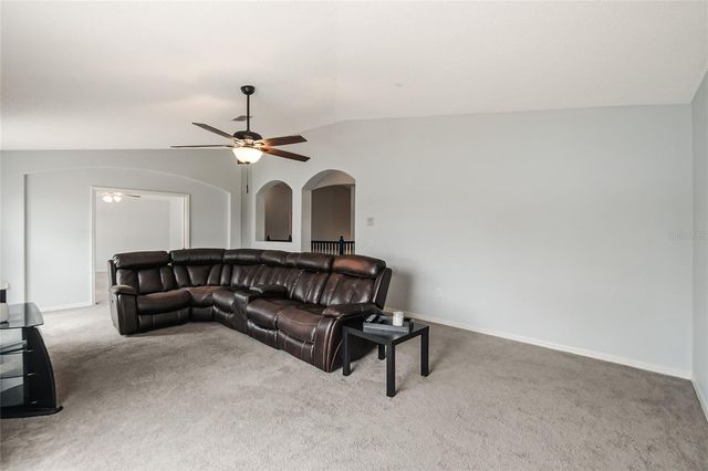 1112 LAVAUR COURT, Kissimmee, FL 34759