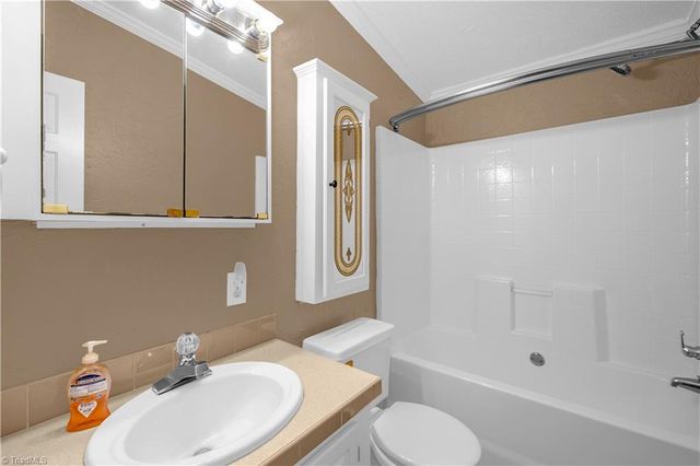 2631 Price Grange Road, Eden, NC 27288