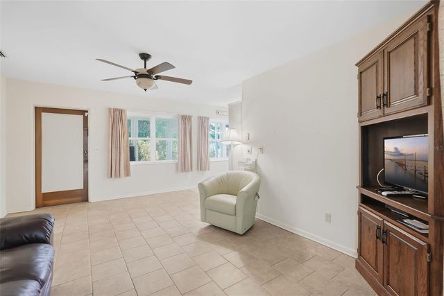5375 49TH AVENUE N, St Petersburg, FL 33709