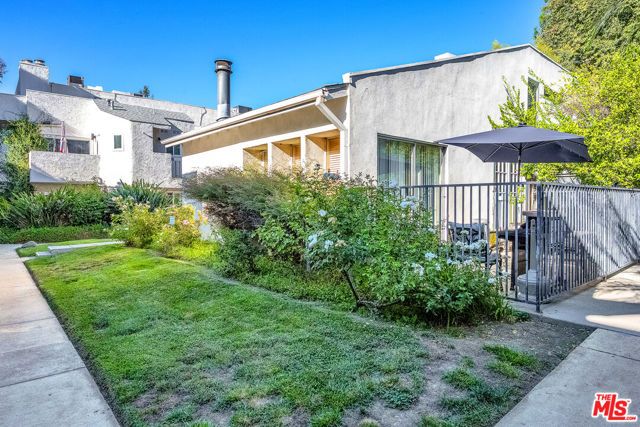 18411 Hatteras Street 114, Tarzana (los Angeles), CA 91356