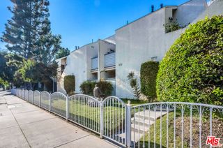 18411 Hatteras Street 114, Tarzana (los Angeles), CA 91356