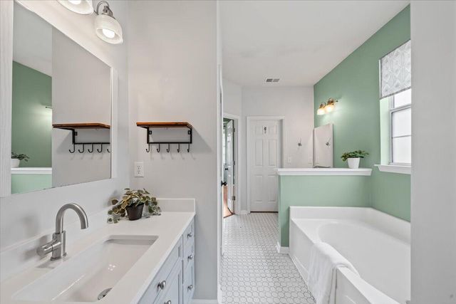 7200 Wistling Godwit Way, Hanahan, SC 29410