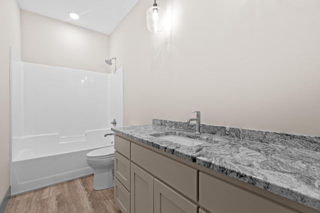 4904 Noble Drive NW, Rochester, MN 55901