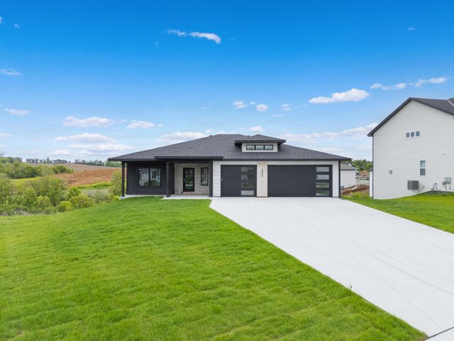 4904 Noble Drive NW, Rochester, MN 55901