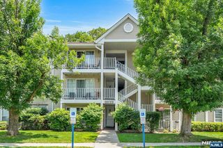 369 Cottonwood Way, Mahwah, NJ 07430