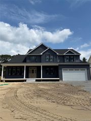 3 Greentree Court, Smithtown, NY 11787