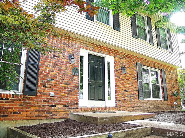 850 Ivy Trace, Ballwin, MO 63021