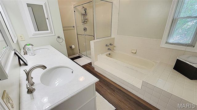 850 Ivy Trace, Ballwin, MO 63021