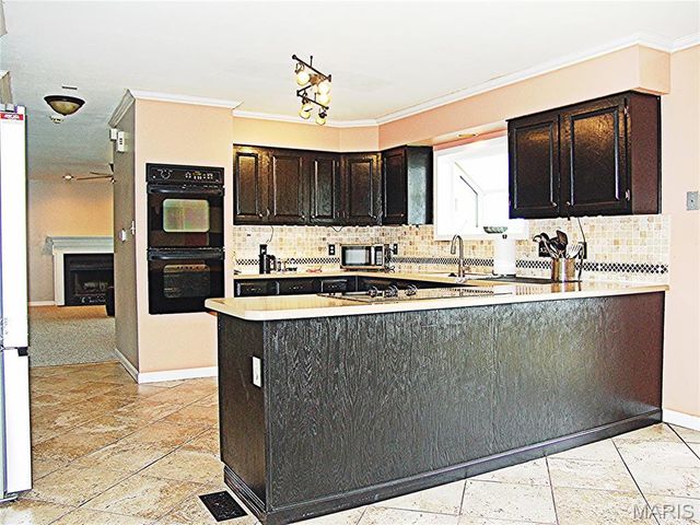 850 Ivy Trace, Ballwin, MO 63021