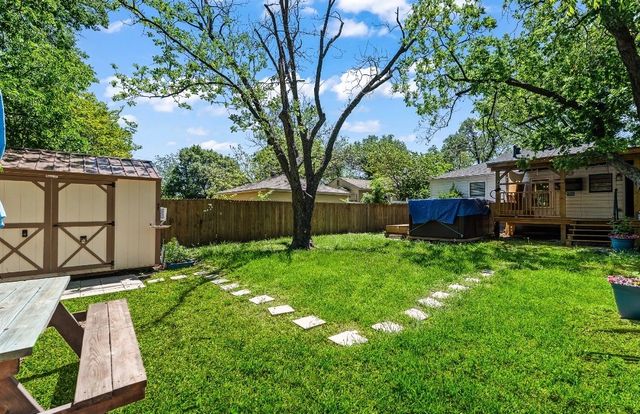 3807 Falls Drive, Dallas, TX 75211