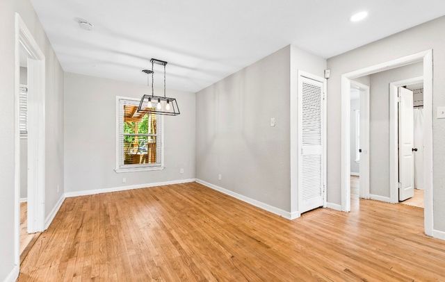 3807 Falls Drive, Dallas, TX 75211