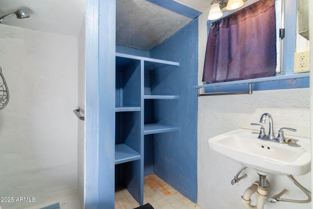 313 W Palma Street, Superior, AZ 85173