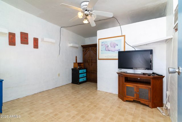 313 W Palma Street, Superior, AZ 85173