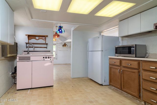 313 W Palma Street, Superior, AZ 85173