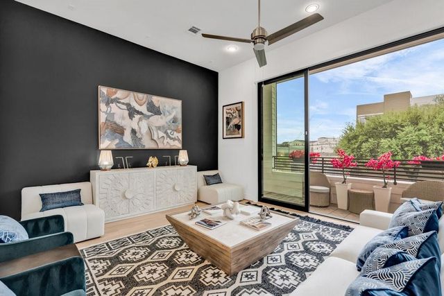 3 N St Charles St F Street, Houston, TX 77003