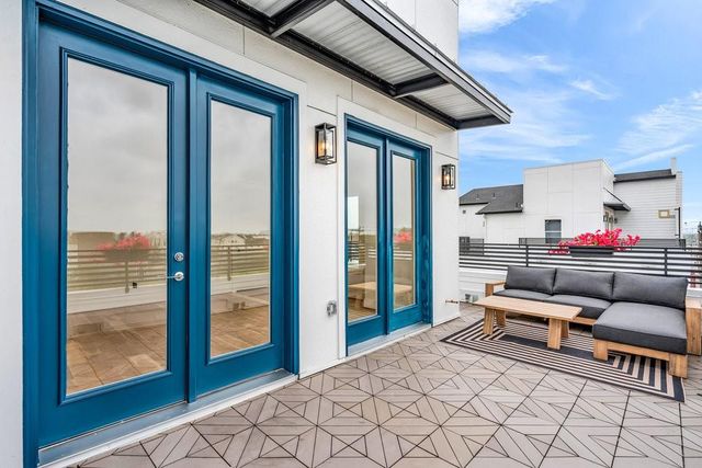 3 N St Charles St F Street, Houston, TX 77003