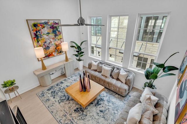 3 N St Charles St F Street, Houston, TX 77003