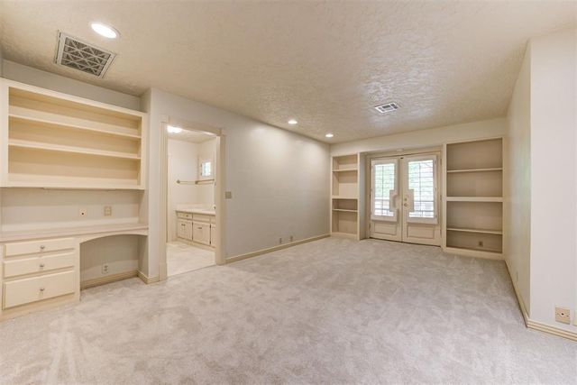 2600 Smoking Oak Road, Norman, OK 73072