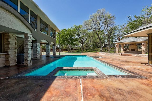 2600 Smoking Oak Road, Norman, OK 73072