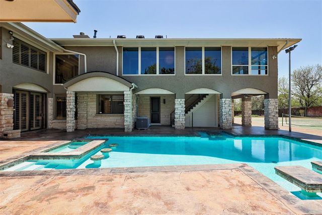 2600 Smoking Oak Road, Norman, OK 73072
