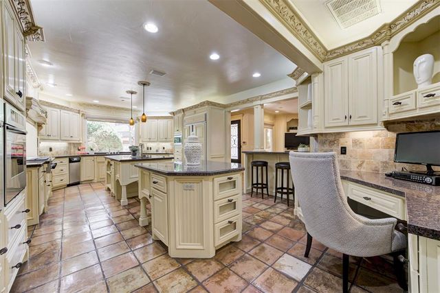2600 Smoking Oak Road, Norman, OK 73072