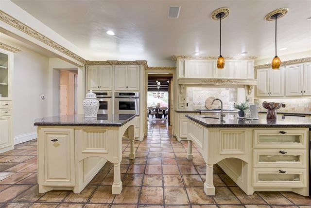 2600 Smoking Oak Road, Norman, OK 73072