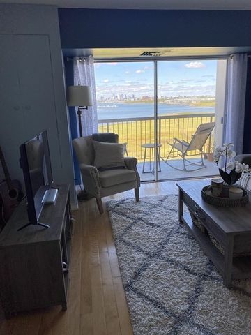 133 Commander Shea Blvd 711, Quincy, MA 02171