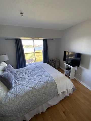 133 Commander Shea Blvd 711, Quincy, MA 02171